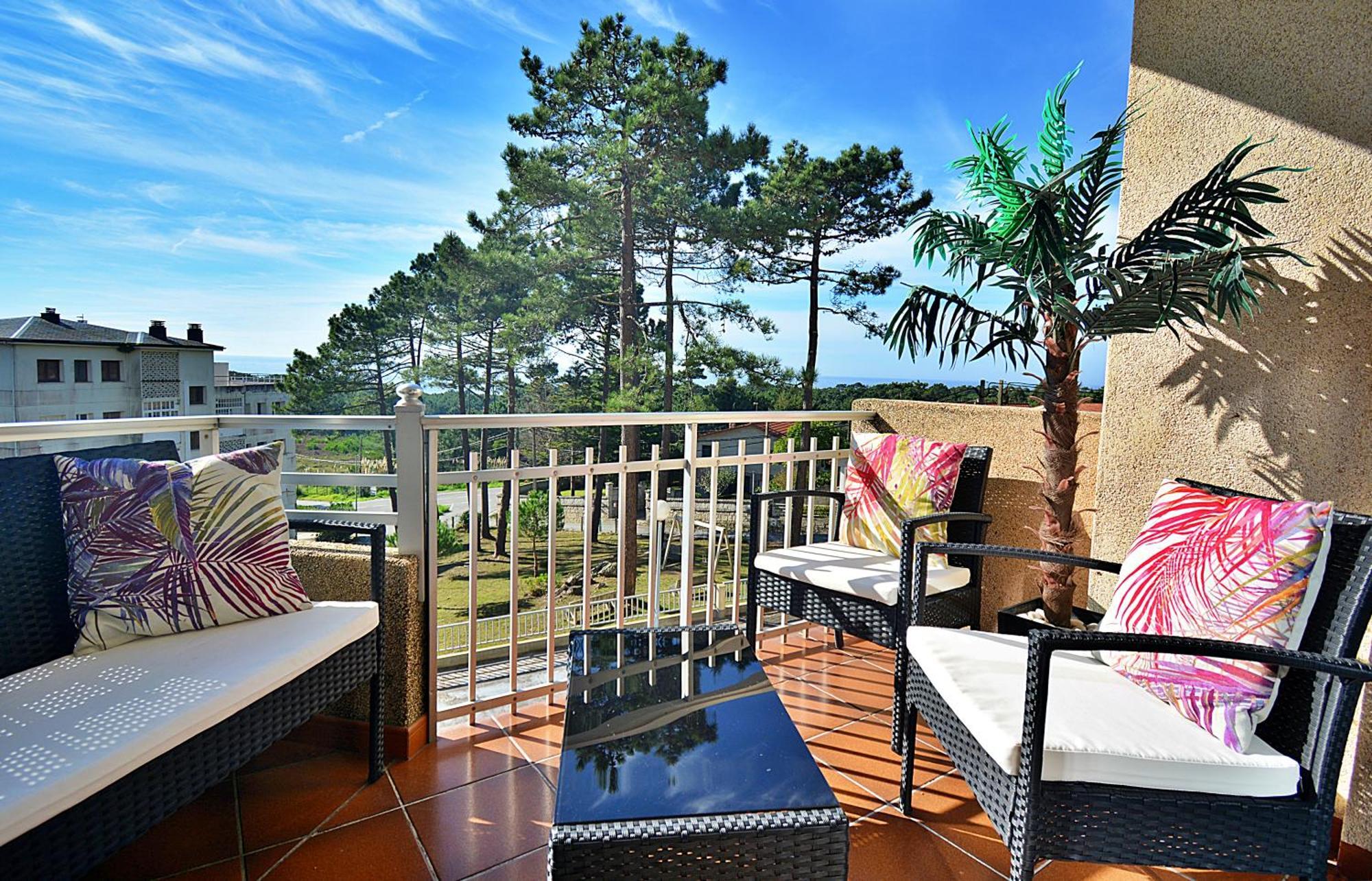 Galihost - Apartamento Con Vistas En Pedras Negras O Grove Ngoại thất bức ảnh